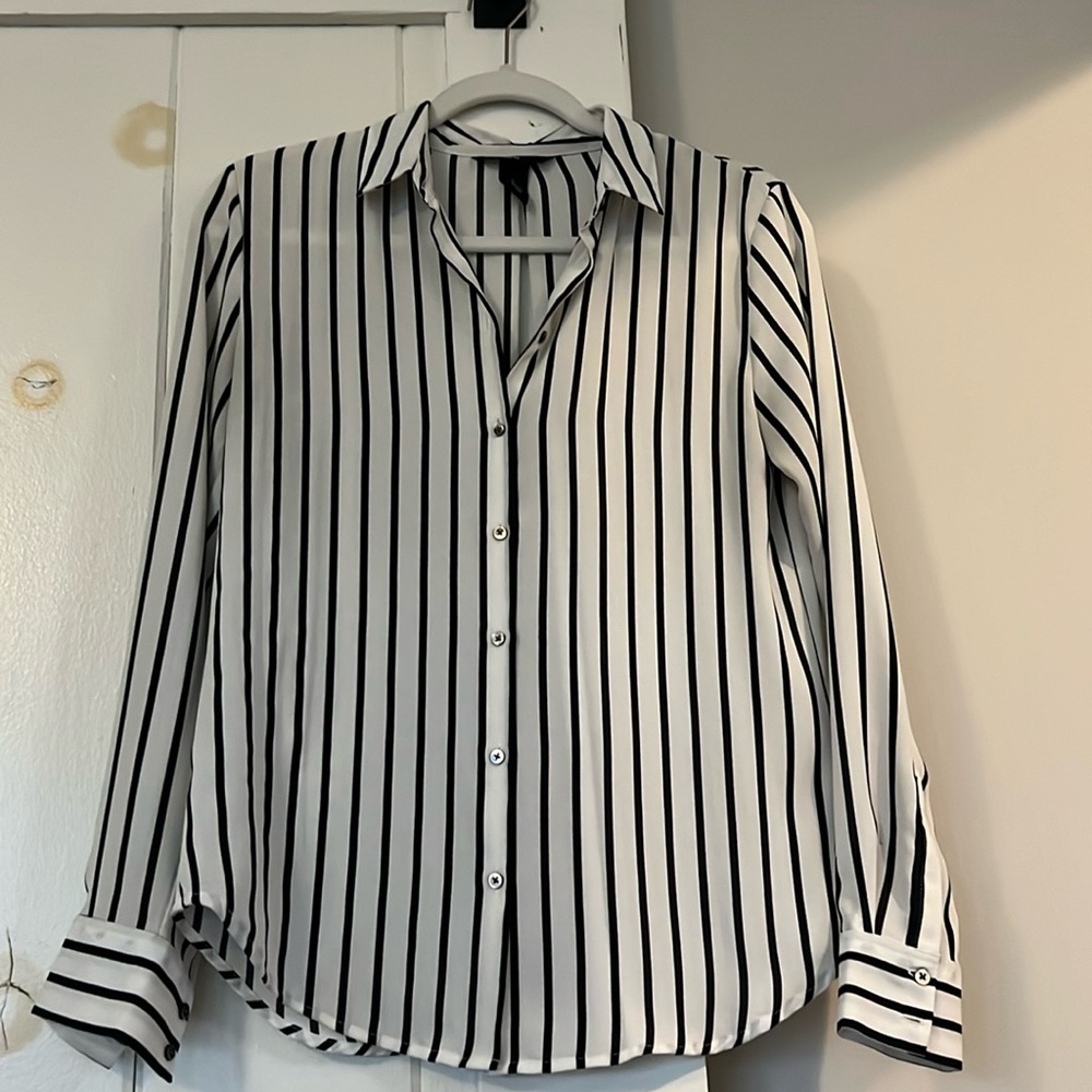 H&M striped button down blouse. Size US 4